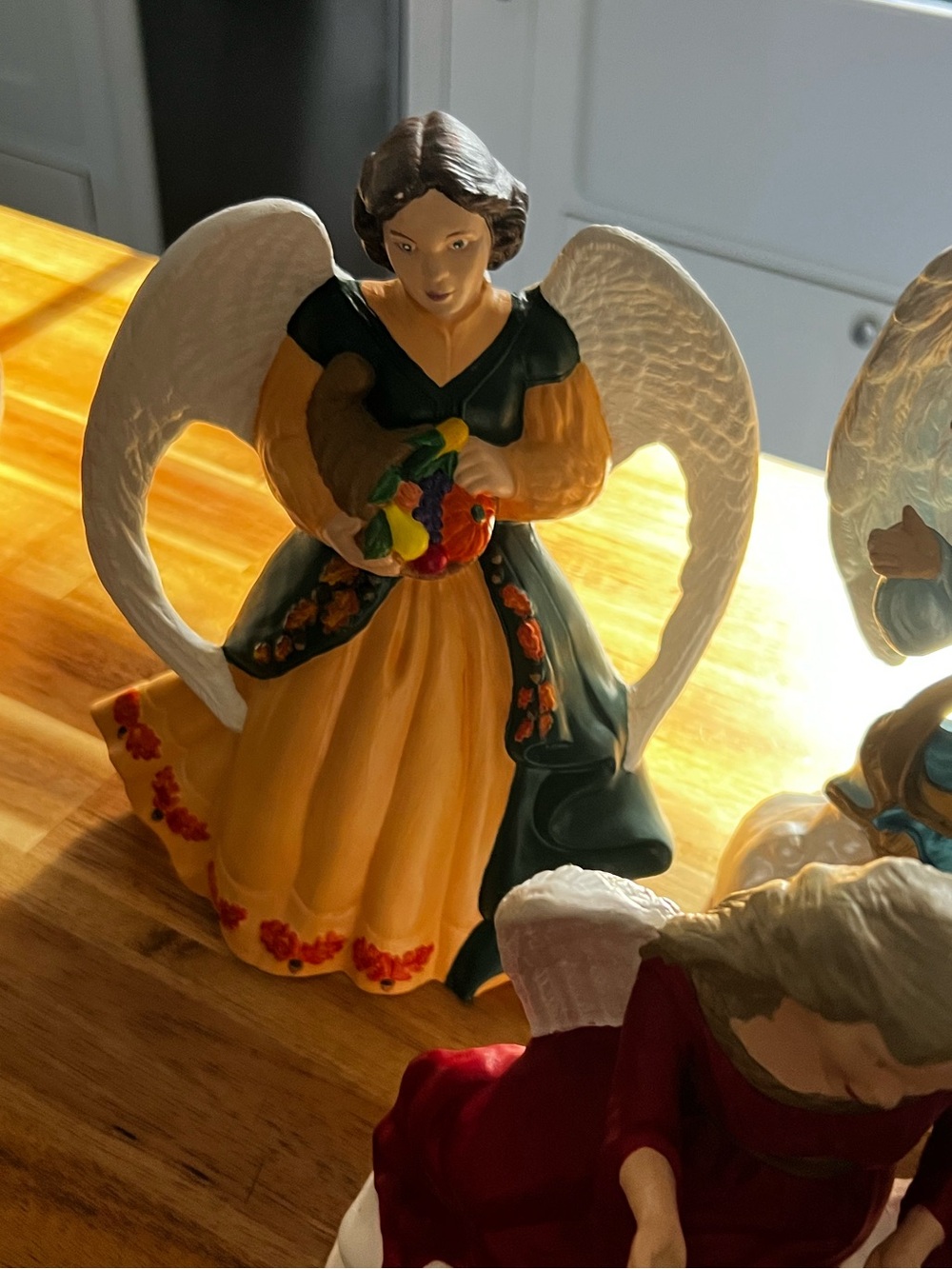 Set of 5 Hand-Painted Vintage Angel Figurines - Multicolor - Picture 11 of 11